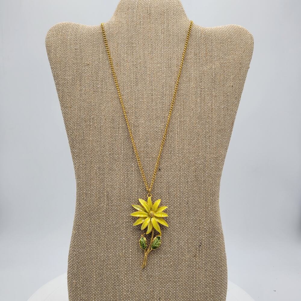 Yellow Daisy Flower Pendant Necklace Gold Tone Chain Enamel Fashion Accessories